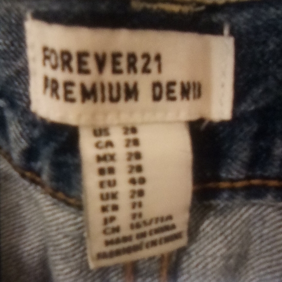 Denim Shorts Forever 21 Stressed Size 28 - Picture 2 of 5